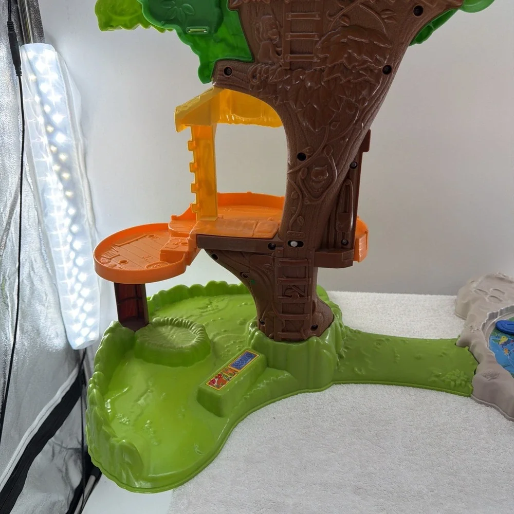 Fisher-Price Little People Share & Care Safari Interactive Playset works